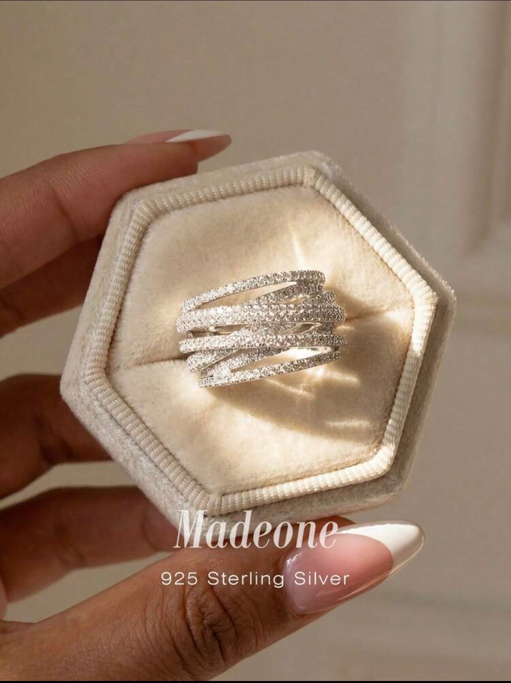 Bague argentée brillante effet cristal