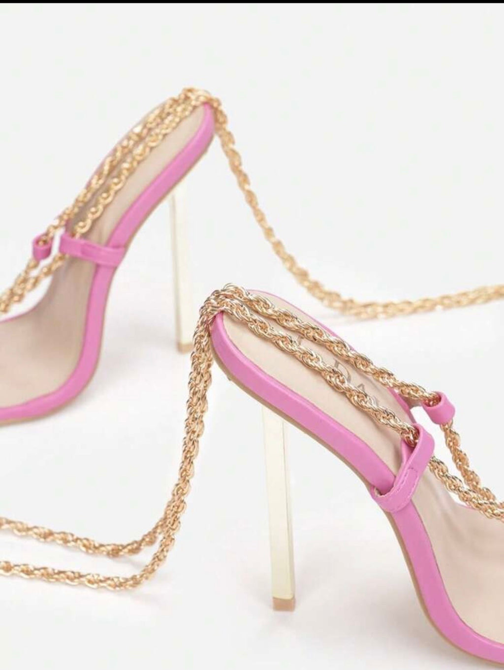 Talons roses hauts à finition soignée