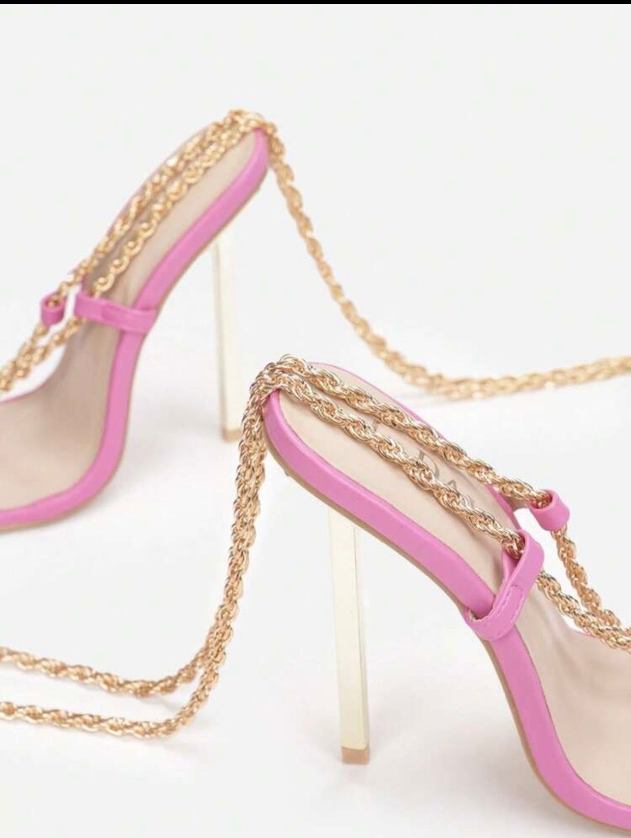 Talons roses hauts à finition soignée