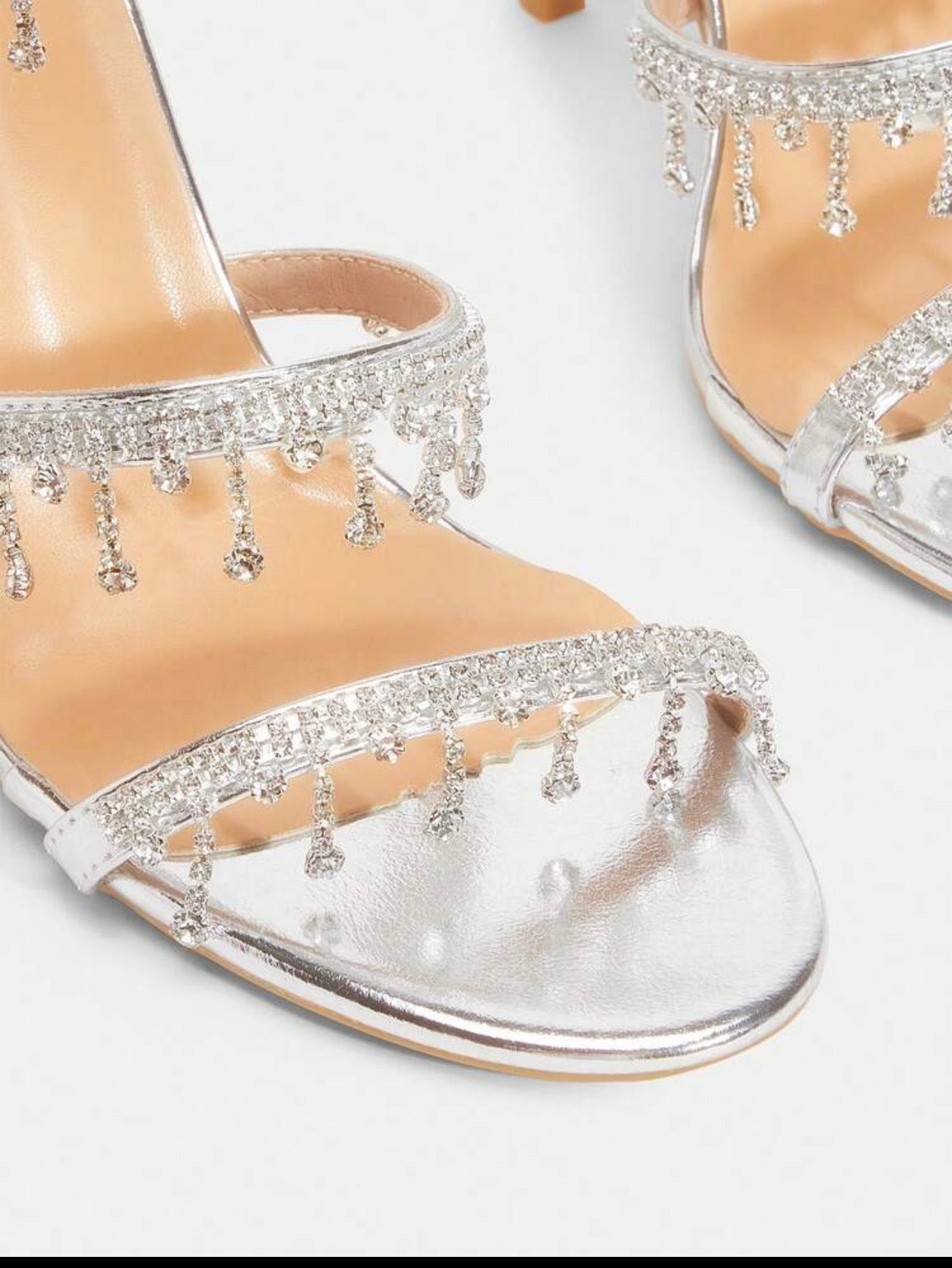 Talons argentés brillants à bride fine